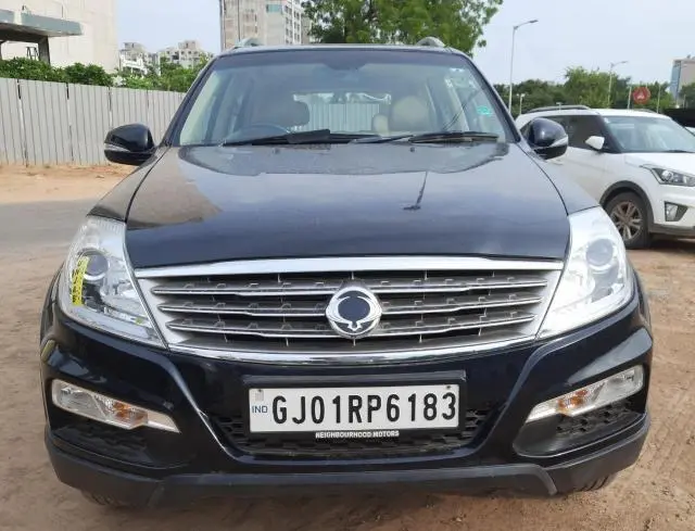 Mahindra Ssangyong Rexton RX7 2015