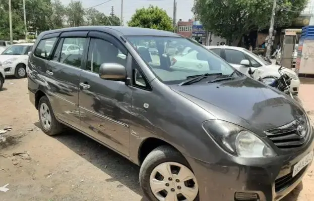 Toyota Innova 2.5 G (Diesel) 7 Seater 2011