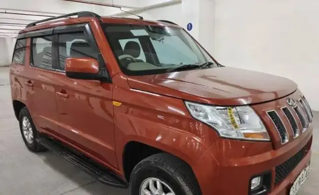 Mahindra TUV300 T8 2016