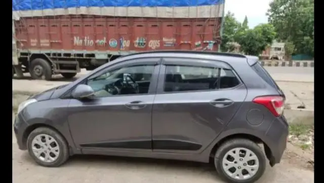 Hyundai Grand i10 Sportz U2 1.2 CRDi 2016