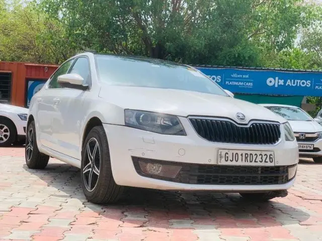 Skoda Octavia Elegance 2.0 TDI AT 2013