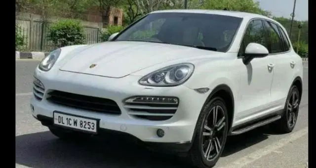 Porsche Cayenne Base 2013