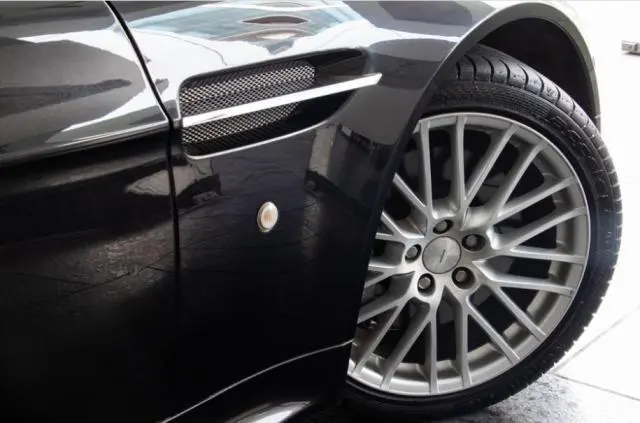 Aston Martin V8 Vantage Roadster 2014