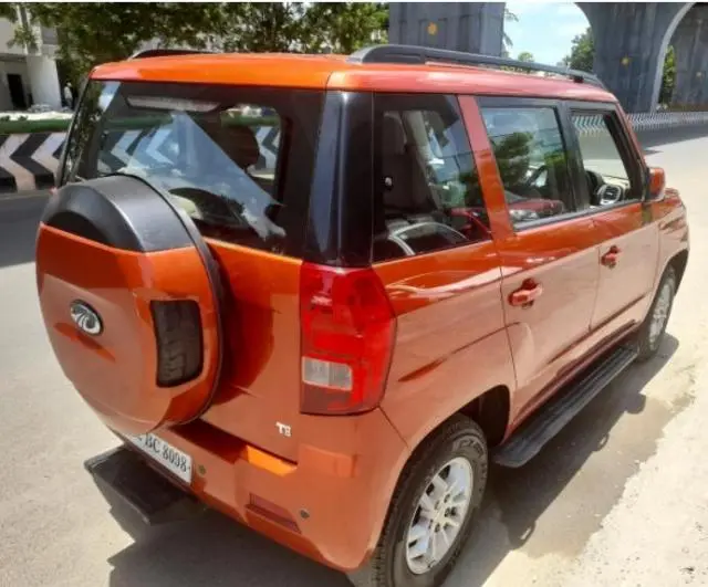 Mahindra TUV300 T8 2015