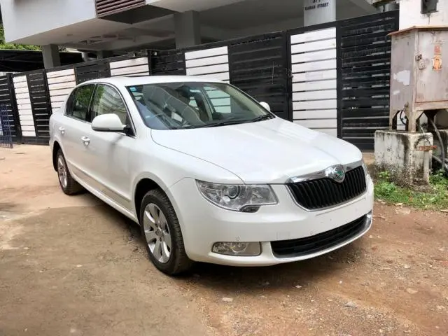 Skoda Superb ELEGANCE 2.0 TDI CR AT 2011