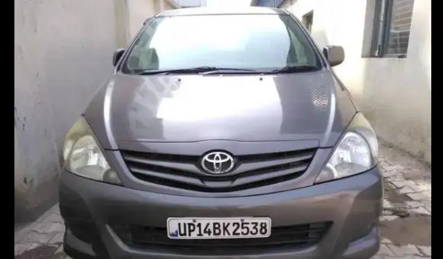 Toyota Innova 2.5 G 7 STR BS IV 2011