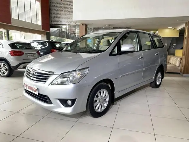 Toyota Innova 2.5 V 7 STR 2013