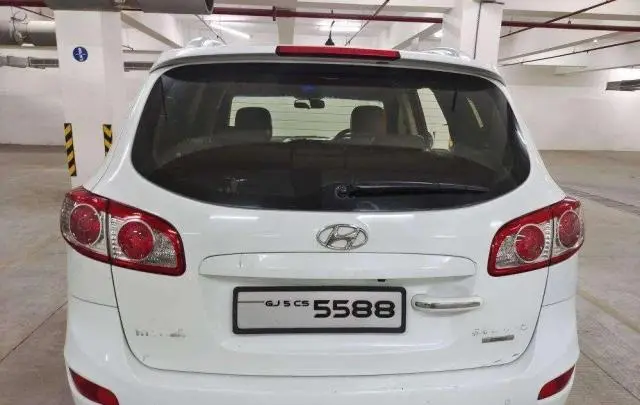 Hyundai Santa Fe 2WD MT 2011