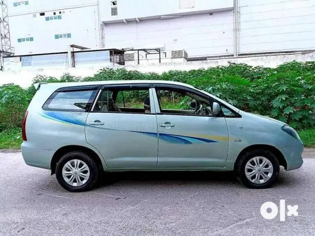 Toyota Innova 2.5 G 7 STR BS III 2008