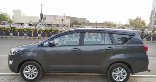 Toyota Innova Crysta 2.4 G Plus 8 STR 2018