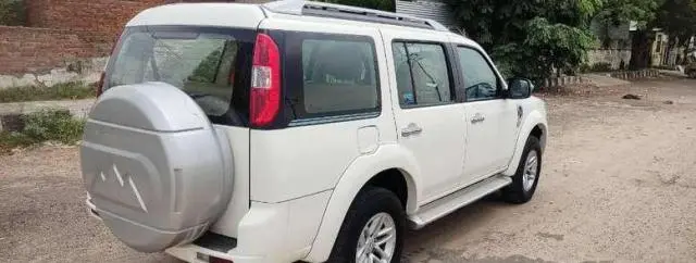 Ford Endeavour 2.5L 4x2 2011