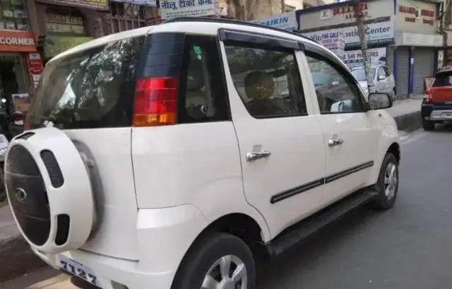 Mahindra Quanto C4 2013