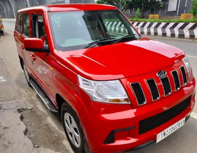 Mahindra TUV300 PLUS P6 2019