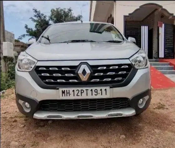 Renault Lodgy 85 PS RXZ Stepway 8 STR 2017