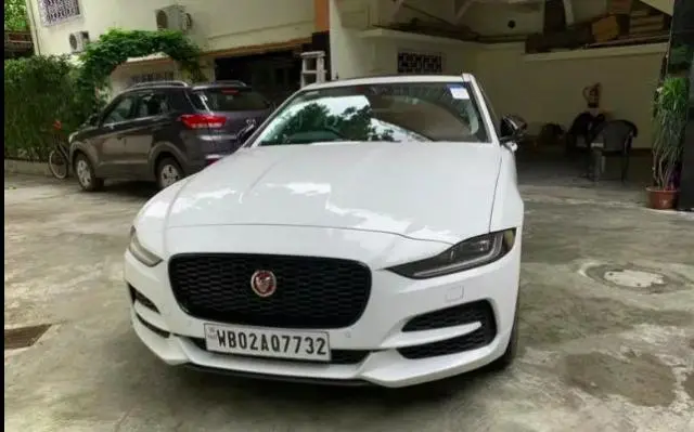 Jaguar XE SE Petrol 2021