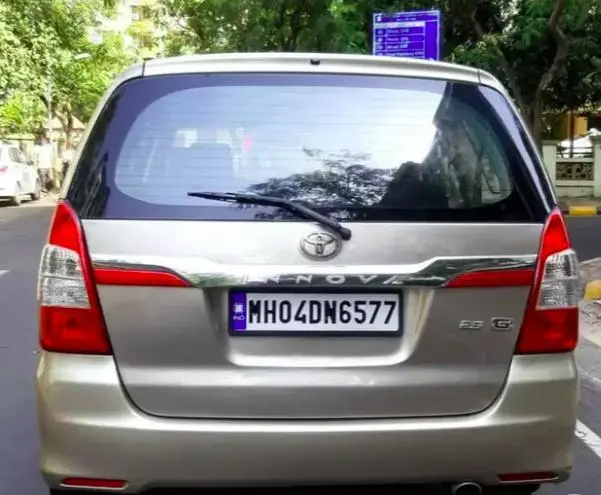 Toyota Innova 2.5 G 8 STR BS III 2008
