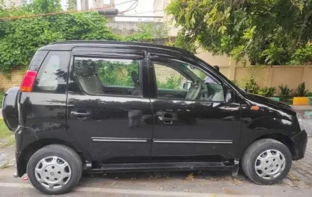 Mahindra Quanto C6 2013