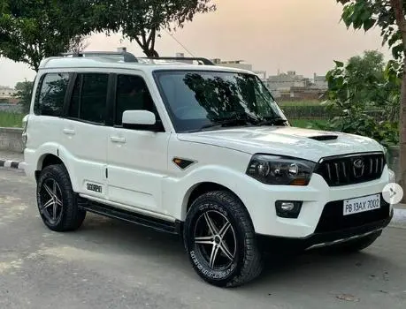 Mahindra Scorpio S10 2WD Intelli-Hybrid 2017
