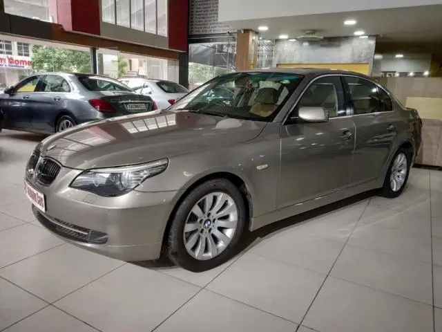 BMW 5 Series 525i 2010