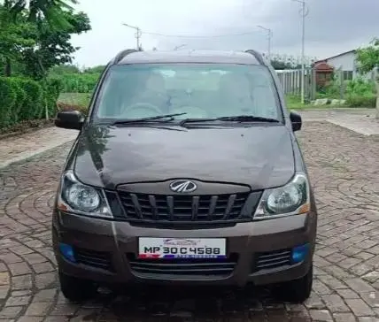 Mahindra Quanto C6 2015