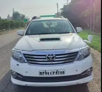 Toyota Fortuner 3.0 4x2 MT 2015