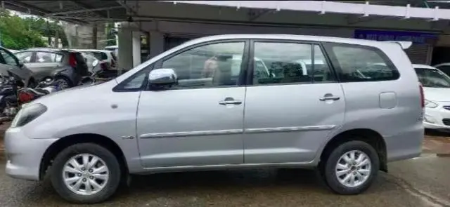 Toyota Innova 2.5 V 7 STR 2010