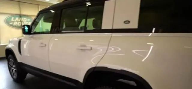 Land Rover Defender 90 SE 2021