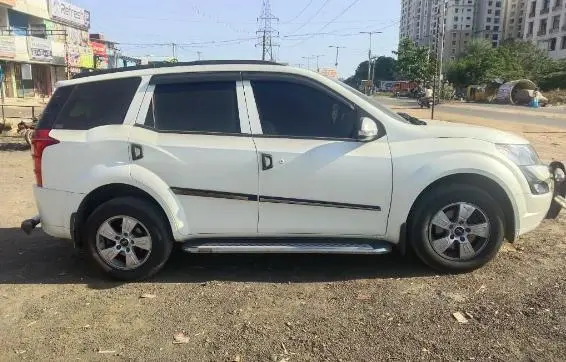 Mahindra XUV500 W4 2017
