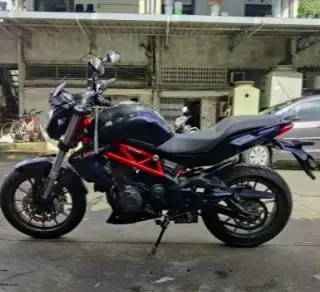 Benelli TNT 300 2015
