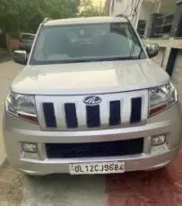 Mahindra TUV300 T8 AMT 2016