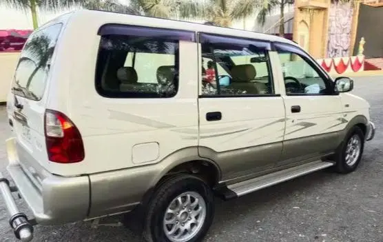 Chevrolet Tavera NEO LT L 7 STR BS III 2010