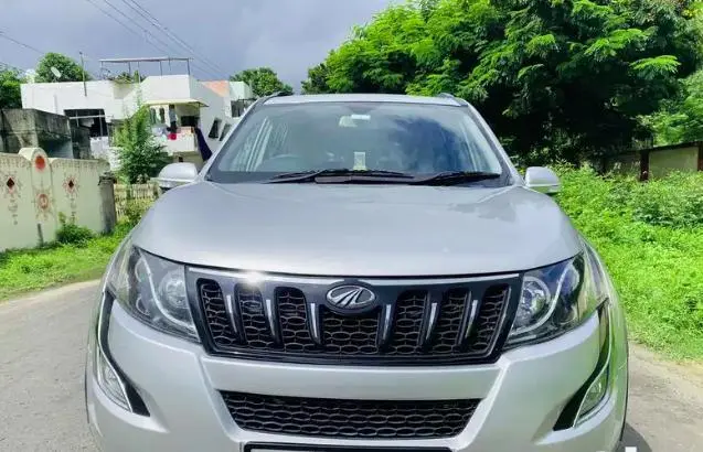 Mahindra XUV500 W6 4X2 2016