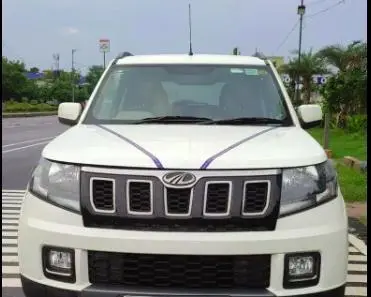 Mahindra TUV300 T10 2019