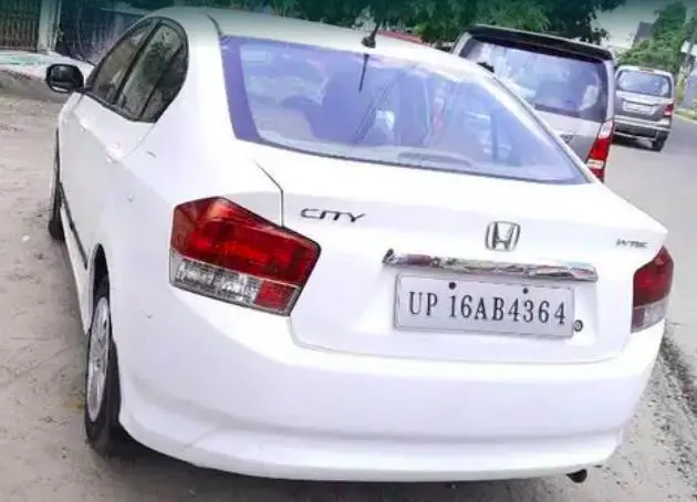 Honda City S i-VTEC 2010