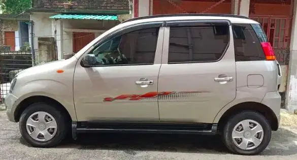Mahindra Quanto C4 2015
