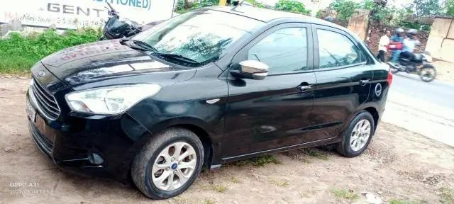 Ford Figo 1.2P TITANIUM MT 2015