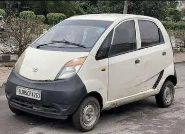Tata Nano base 2011