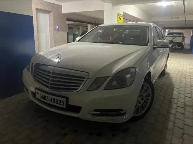 Mercedes-Benz E-Class E220 CDI Blue Efficiency 2012
