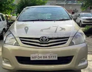 Toyota Innova 2.5 G 8 STR BS IV 2010