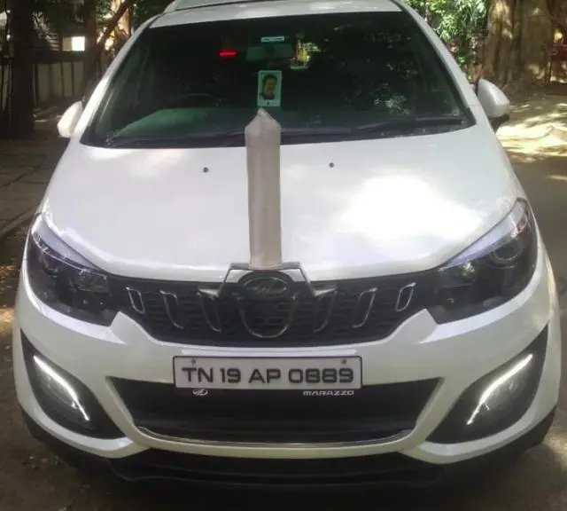Mahindra Marazzo M8 8 STR 2020