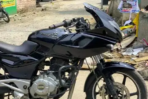 Bajaj Pulsar 220cc 2013
