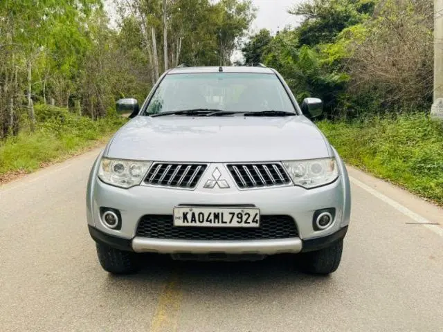 Mitsubishi Pajero Sport 2.5 MT 2013