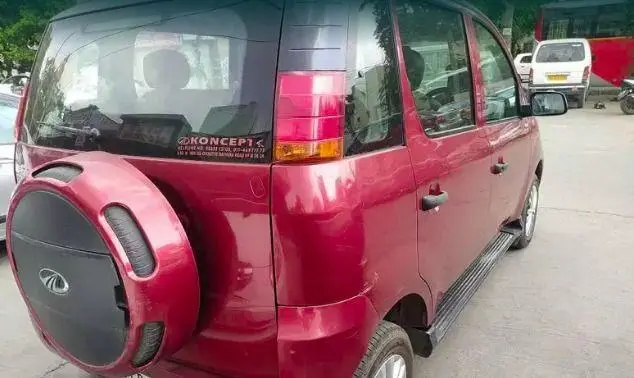 Mahindra Quanto C4 2012