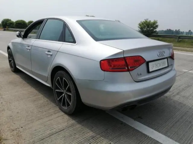 Audi A4 2.0 TDI premium 2012