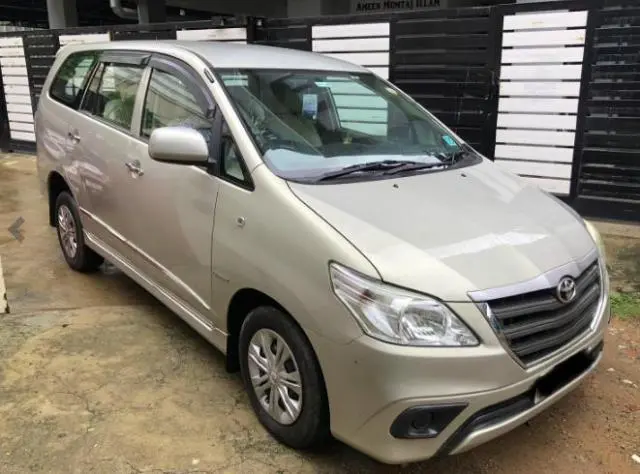 Toyota Innova 2.5 GX 8 STR BS IV 2015