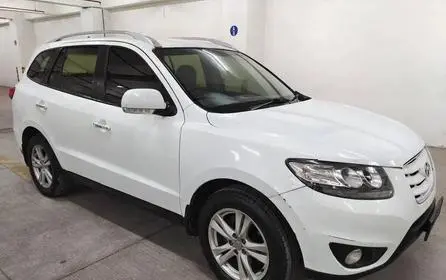 Hyundai Santa Fe 2 WD MT 2011