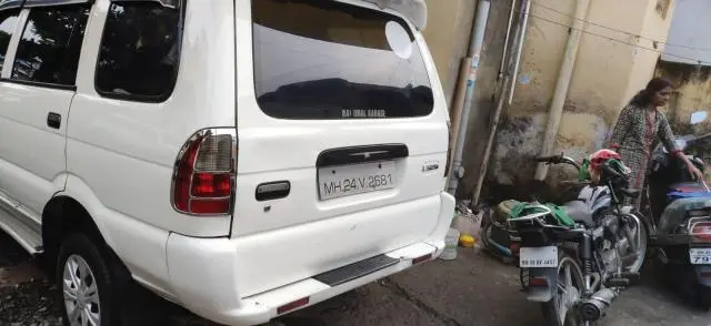 Chevrolet Tavera ELITE LS B3 10 STR BS III 2011