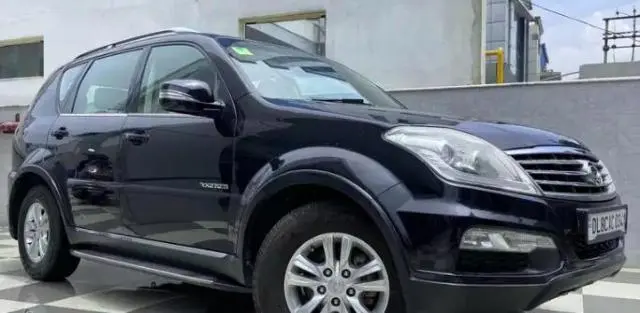 Mahindra Ssangyong Rexton RX7 2013