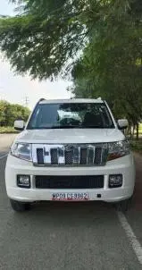 Mahindra TUV300 T8 2016