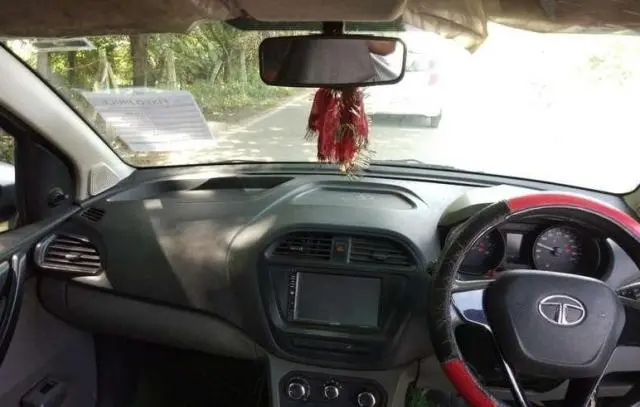 Tata Tigor Revotron XE 2018